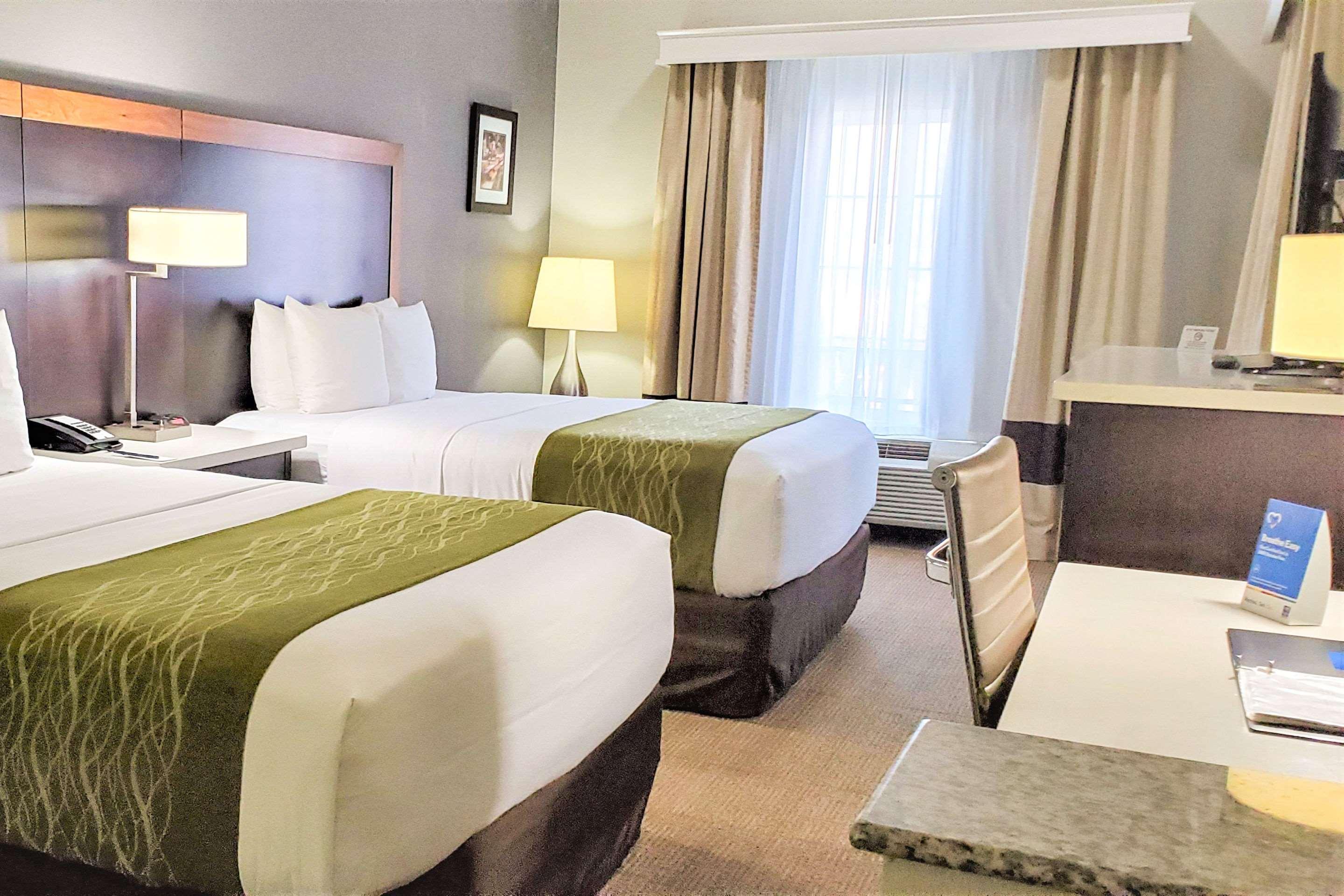 Comfort Inn & Suites Near Universal - N Hollywood - Burbank Los Angeles Extérieur photo