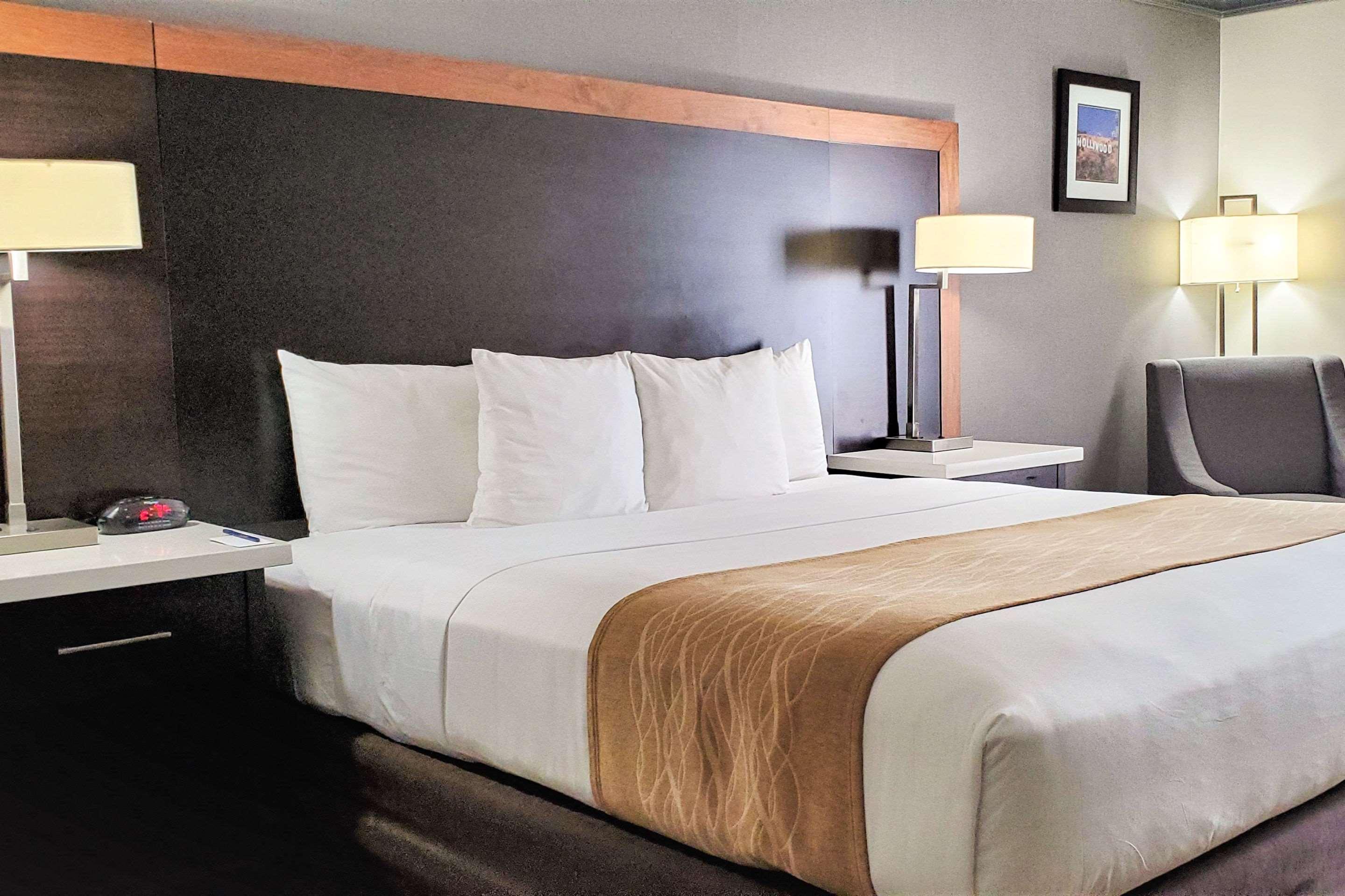 Comfort Inn & Suites Near Universal - N Hollywood - Burbank Los Angeles Extérieur photo