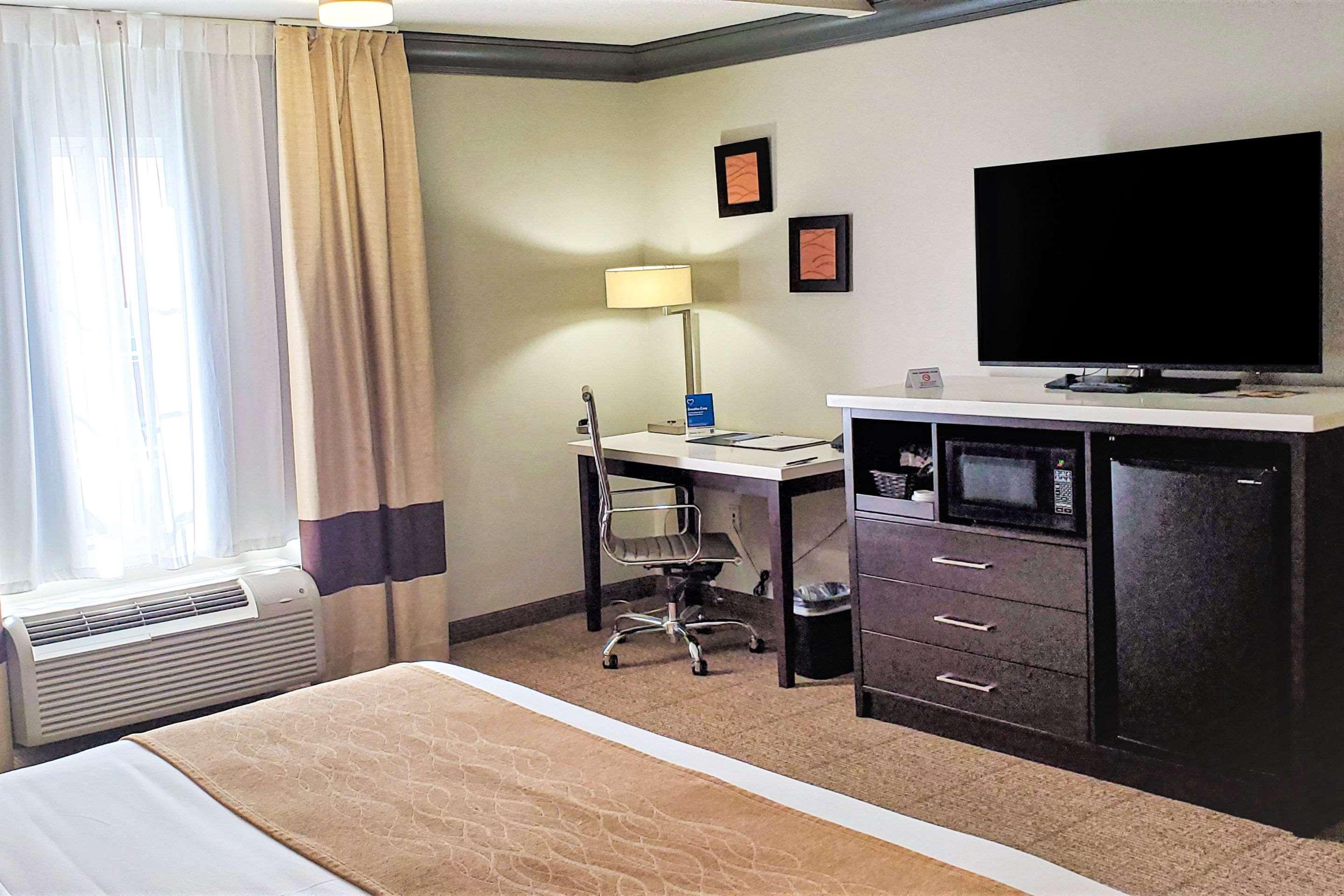 Comfort Inn & Suites Near Universal - N Hollywood - Burbank Los Angeles Extérieur photo