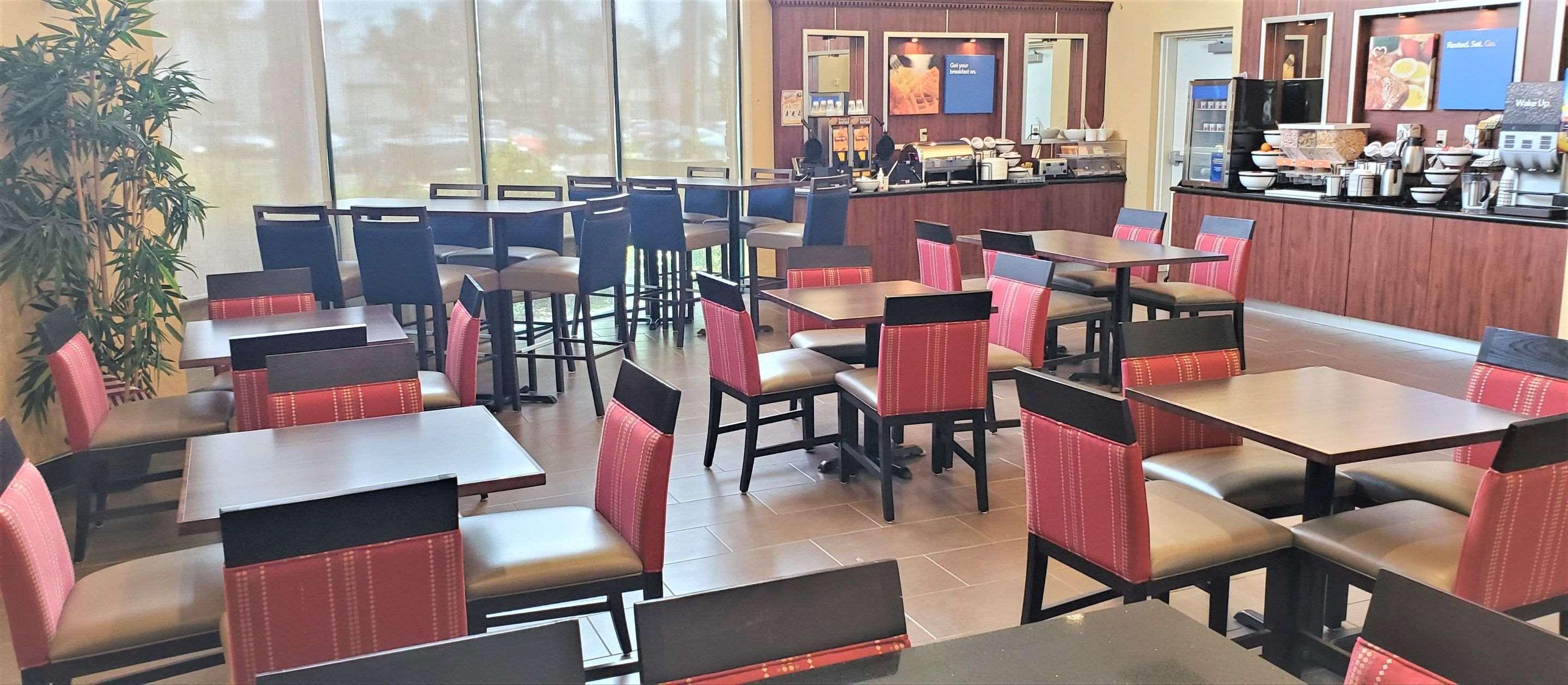 Comfort Inn & Suites Near Universal - N Hollywood - Burbank Los Angeles Extérieur photo