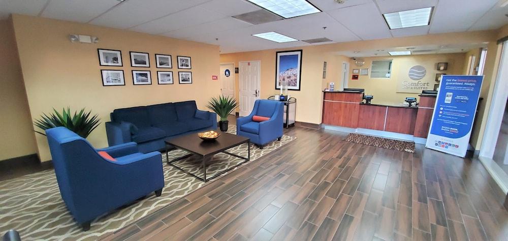 Comfort Inn & Suites Near Universal - N Hollywood - Burbank Los Angeles Extérieur photo