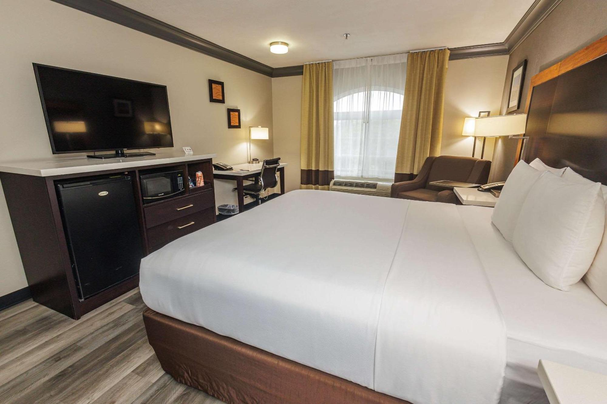 Comfort Inn & Suites Near Universal - N Hollywood - Burbank Los Angeles Extérieur photo
