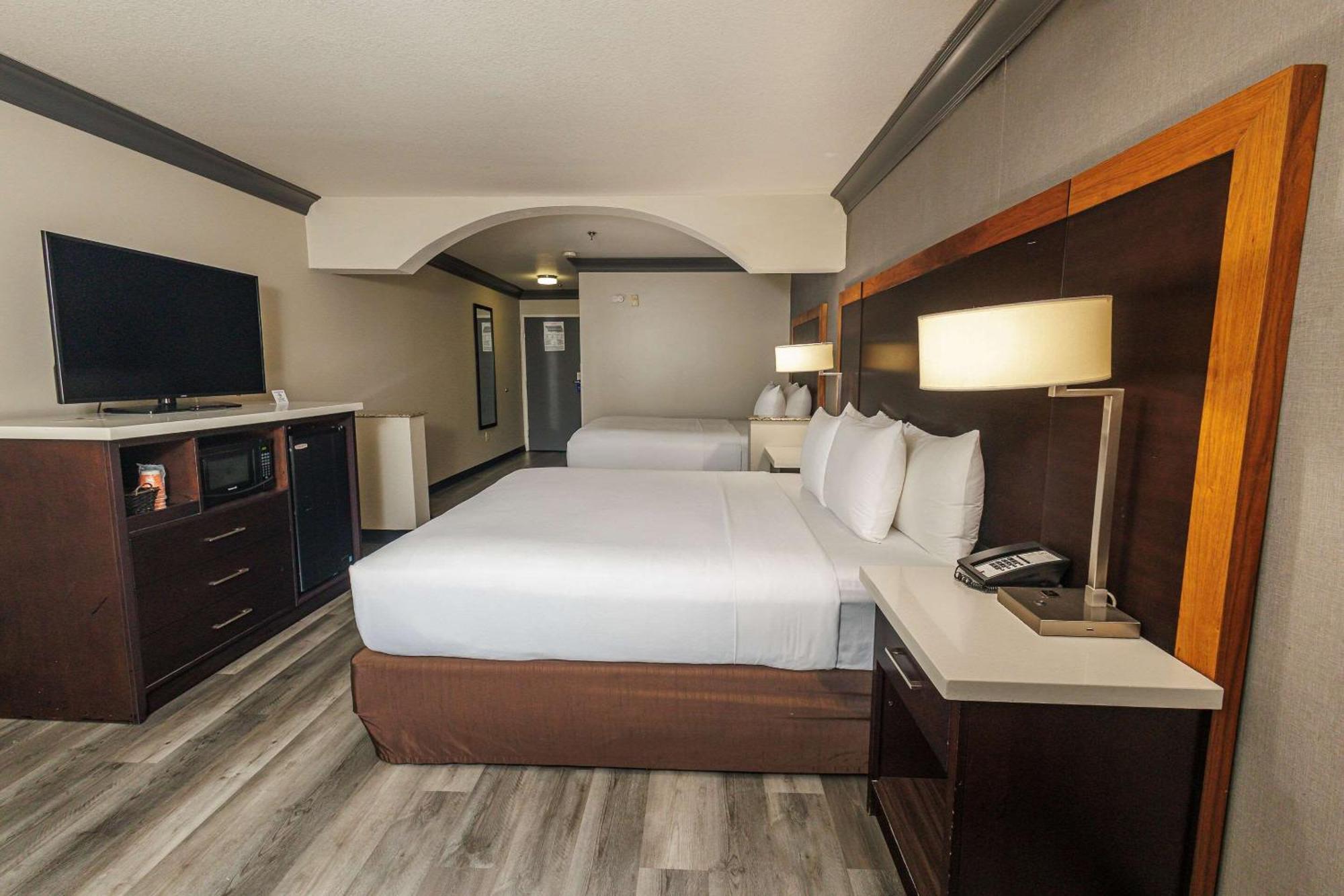 Comfort Inn & Suites Near Universal - N Hollywood - Burbank Los Angeles Extérieur photo