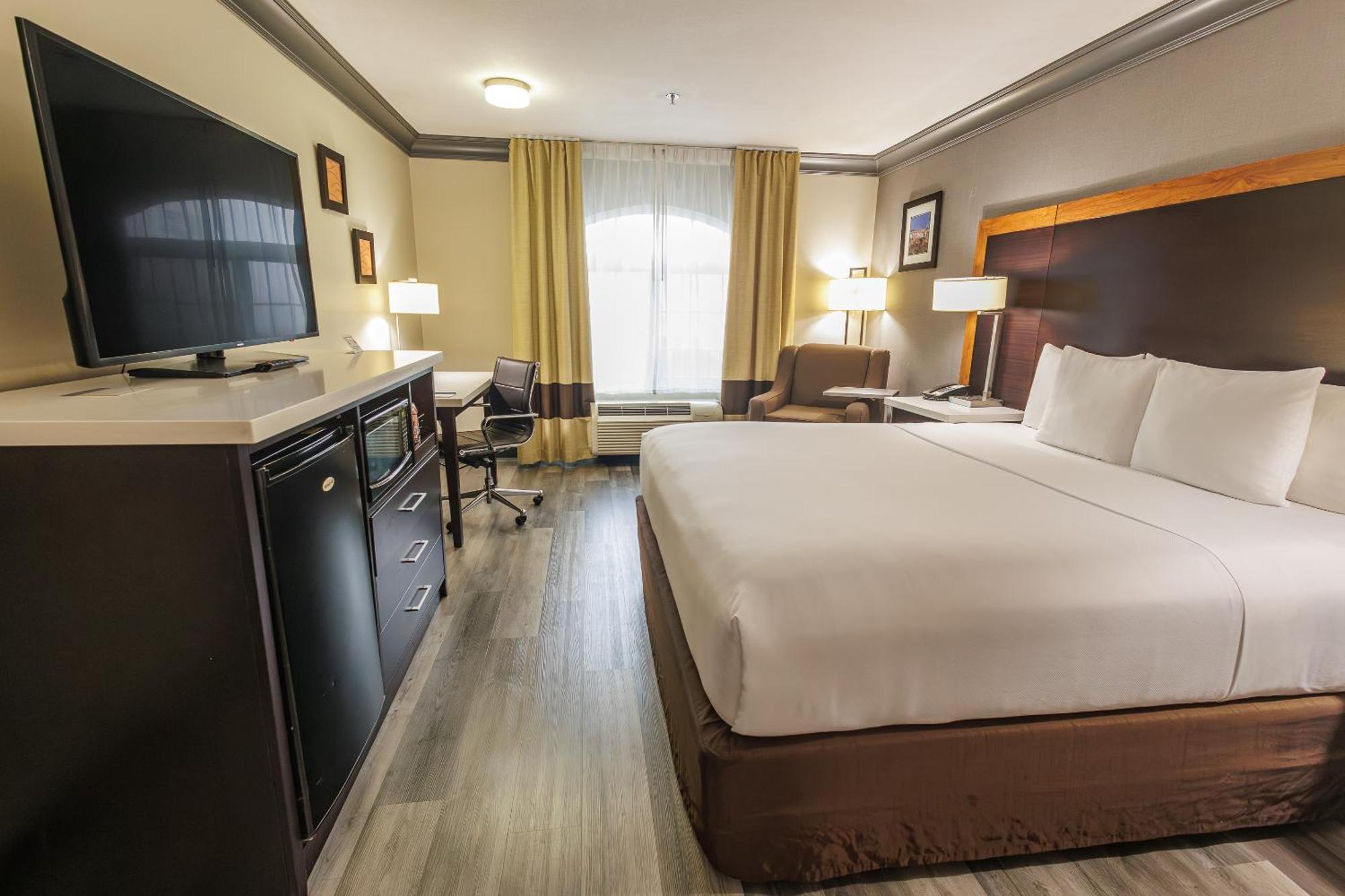 Comfort Inn & Suites Near Universal - N Hollywood - Burbank Los Angeles Extérieur photo